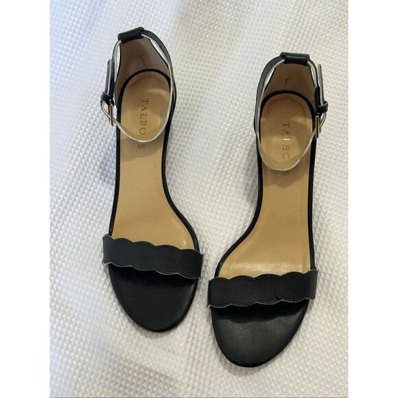 Talbots Shoes - Talbots Pila kitten-heel sandals Black With White Scallop Trim Size 8m  A822